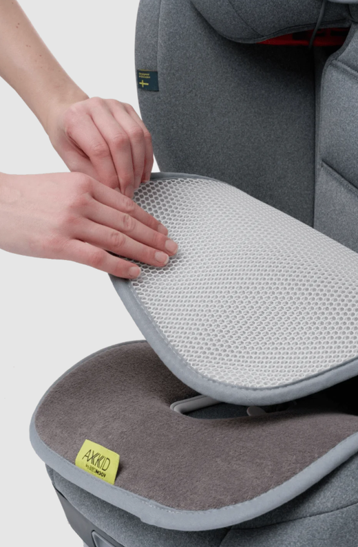 Colchoneta silla coche Grupo 2/3 tejido 3D Axkid